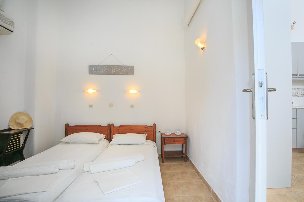Paros Rita Studios Piso Livadi Rum bild